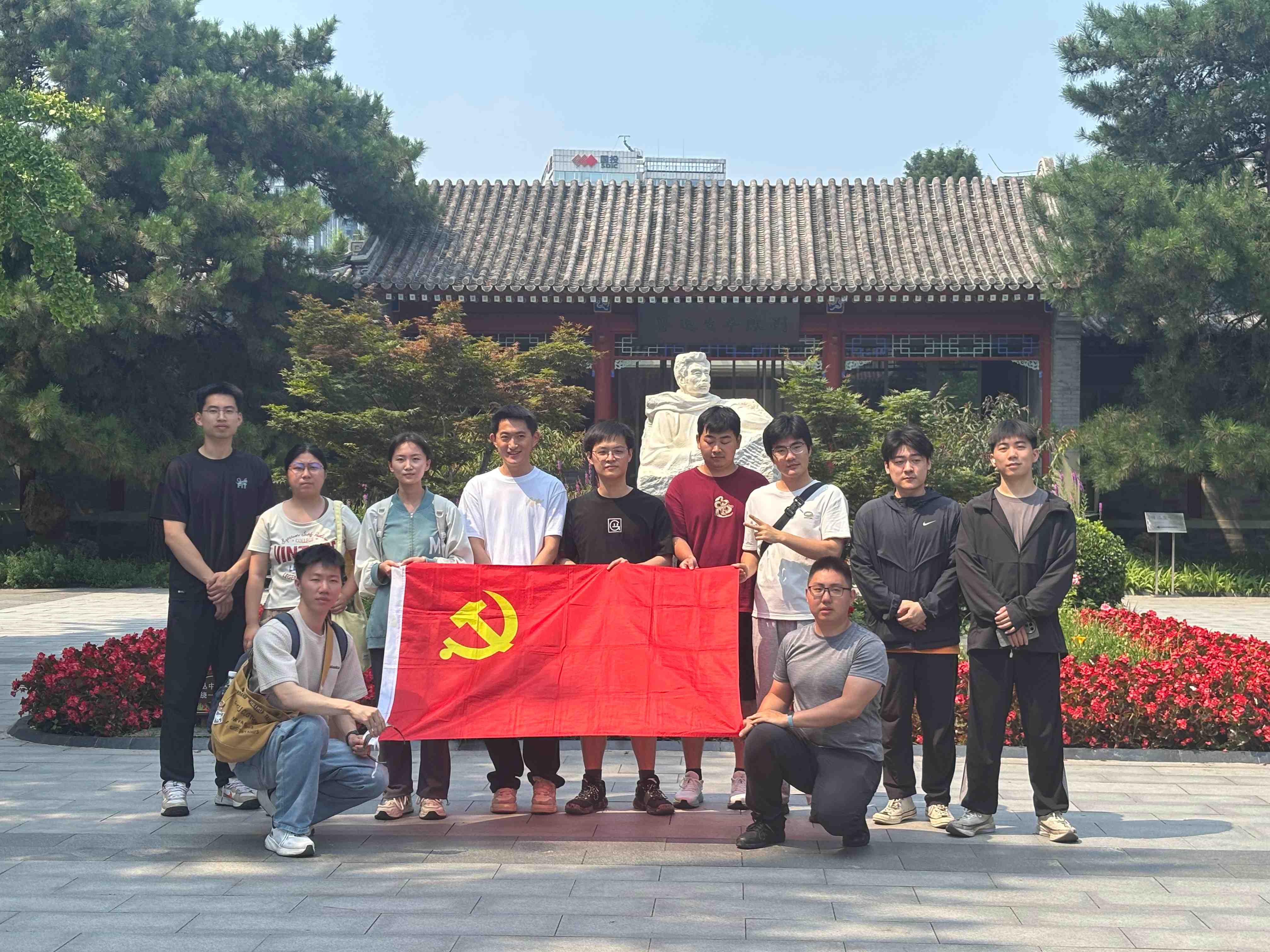 黄色仓库
